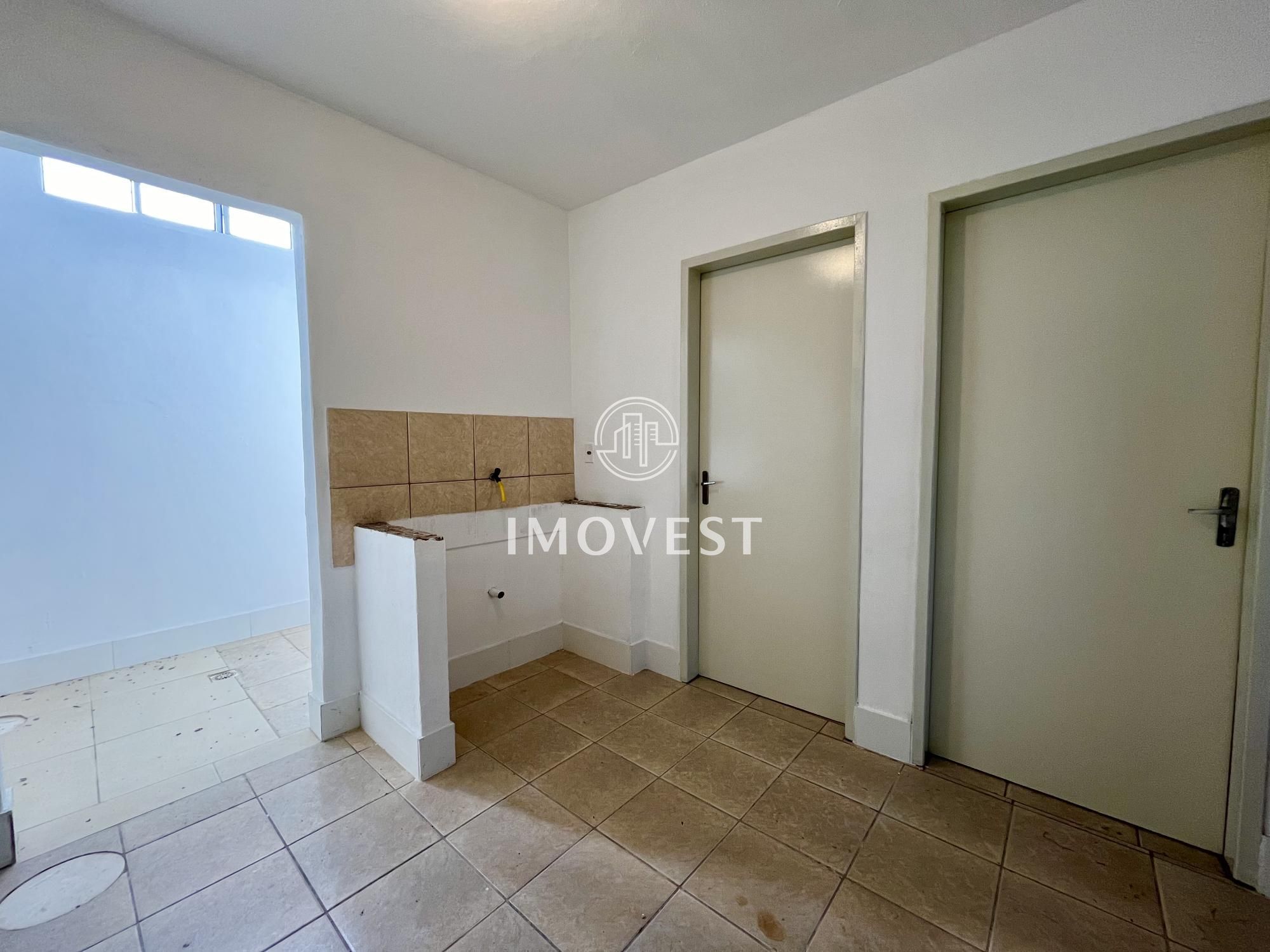 Casa para alugar com 3 quartos, 60m² - Foto 2