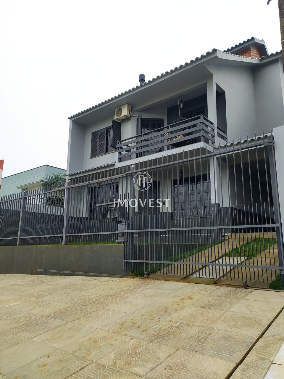 Casa à venda com 3 quartos, 193m² - Foto 1
