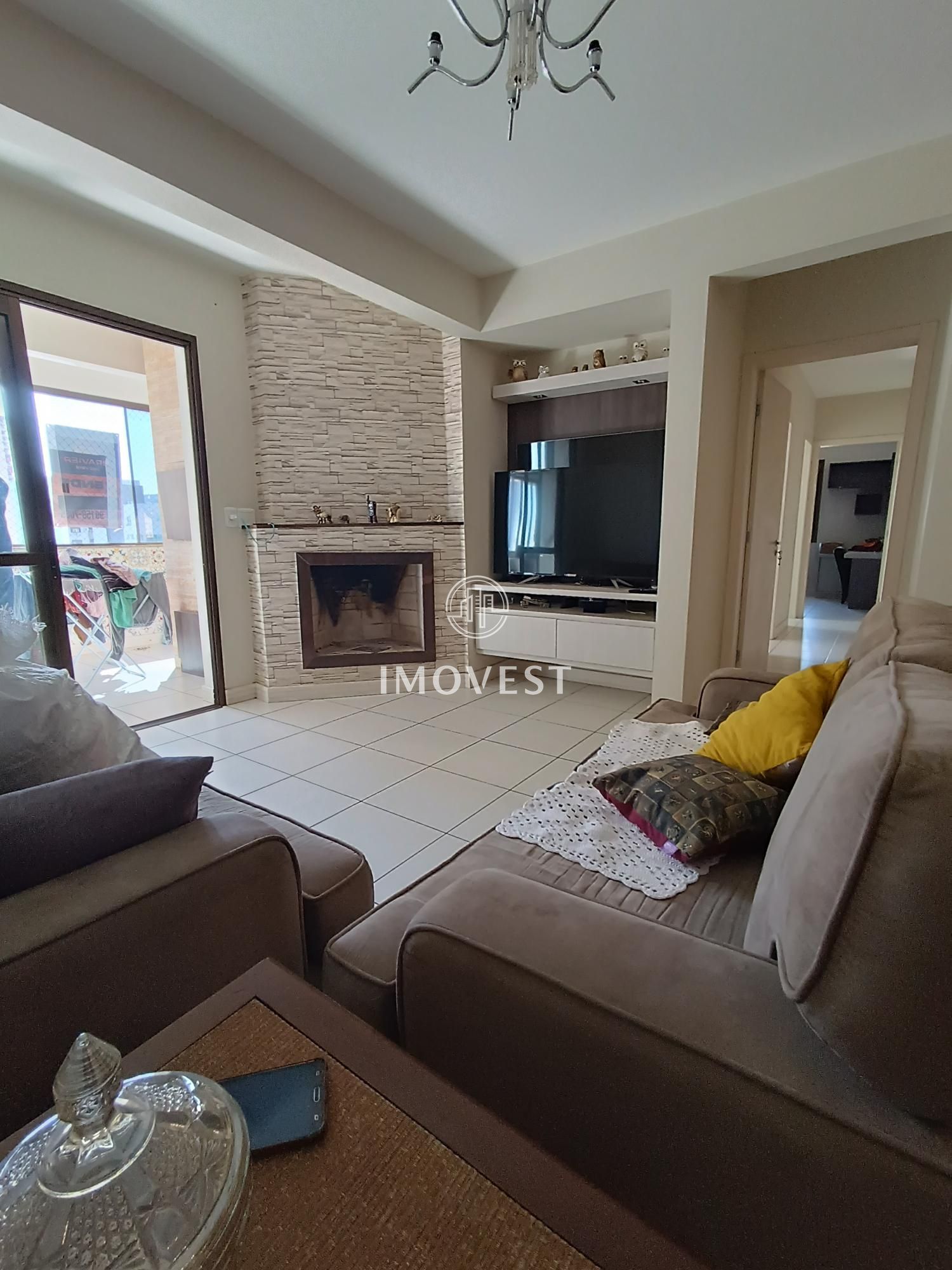 Apartamento à venda com 3 quartos, 132m² - Foto 2