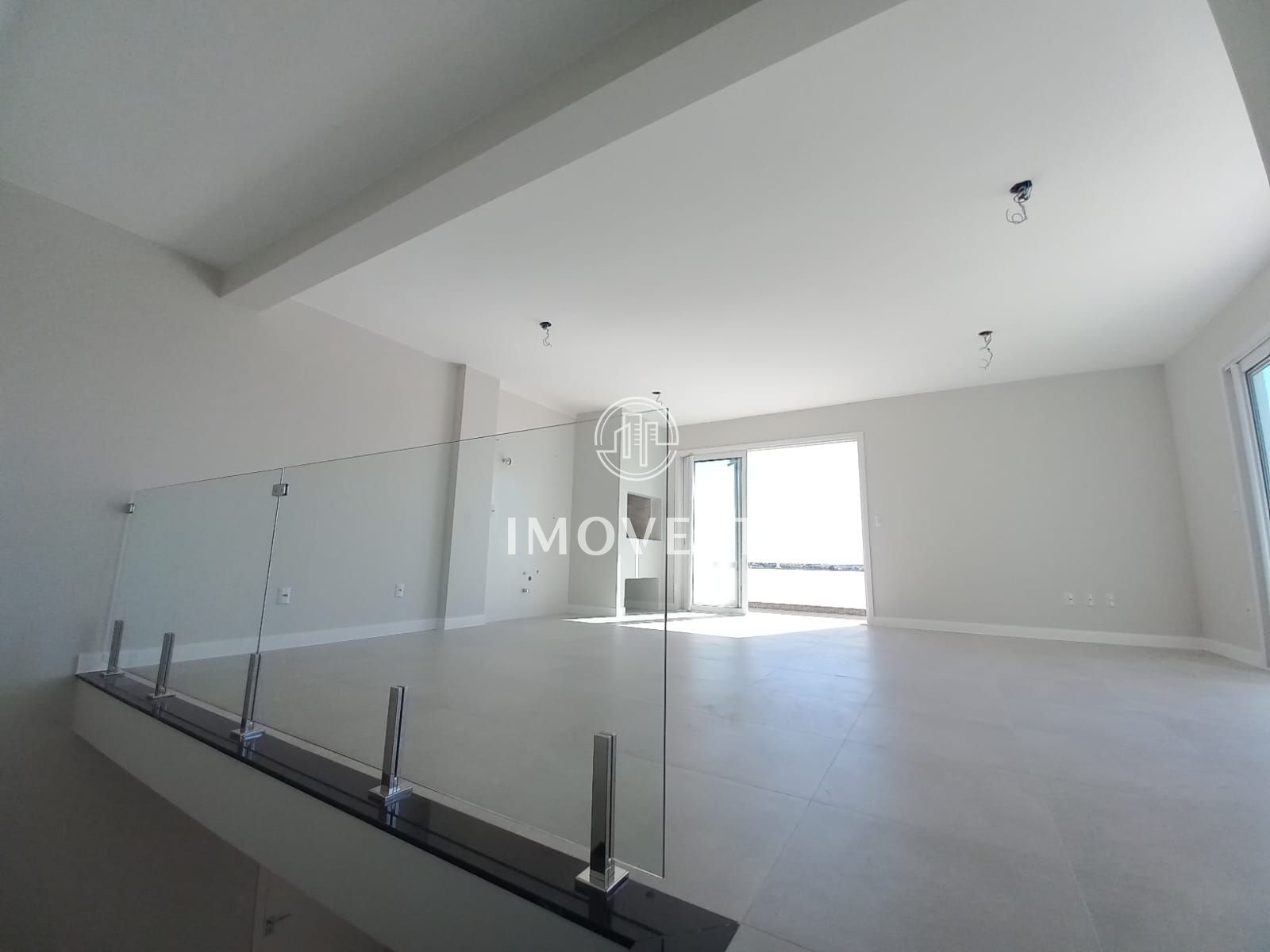 Apartamento à venda com 3 quartos, 233m² - Foto 2