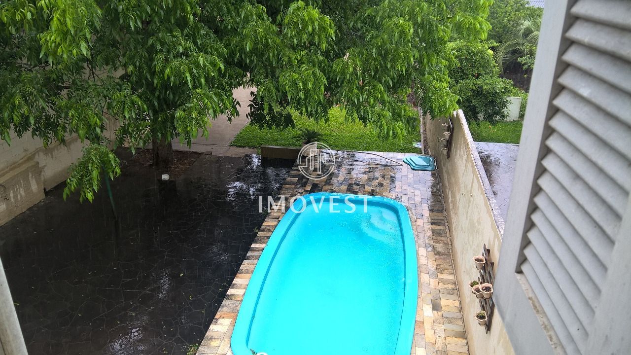 Casa à venda com 4 quartos, 168m² - Foto 4
