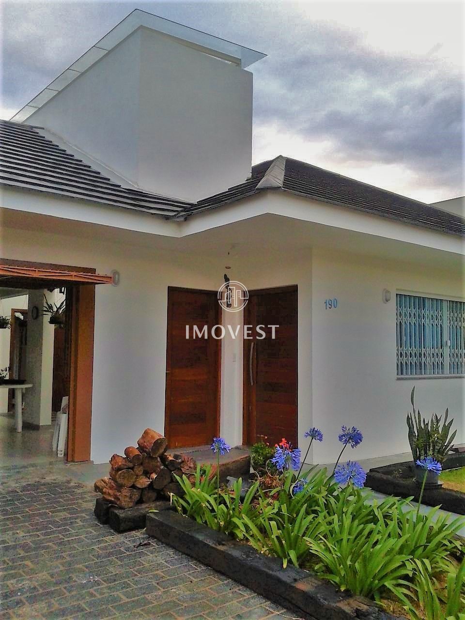 Casa à venda com 3 quartos, 216m² - Foto 3