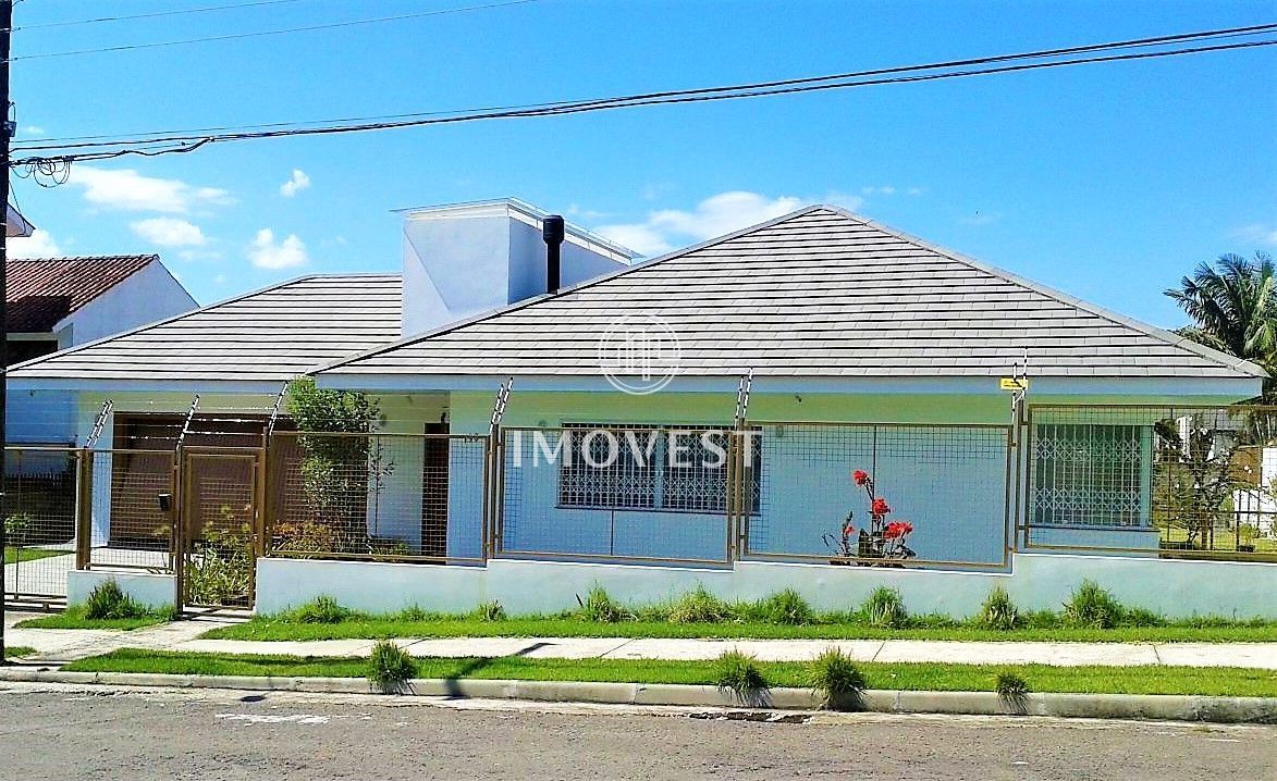 Casa à venda com 3 quartos, 216m² - Foto 1