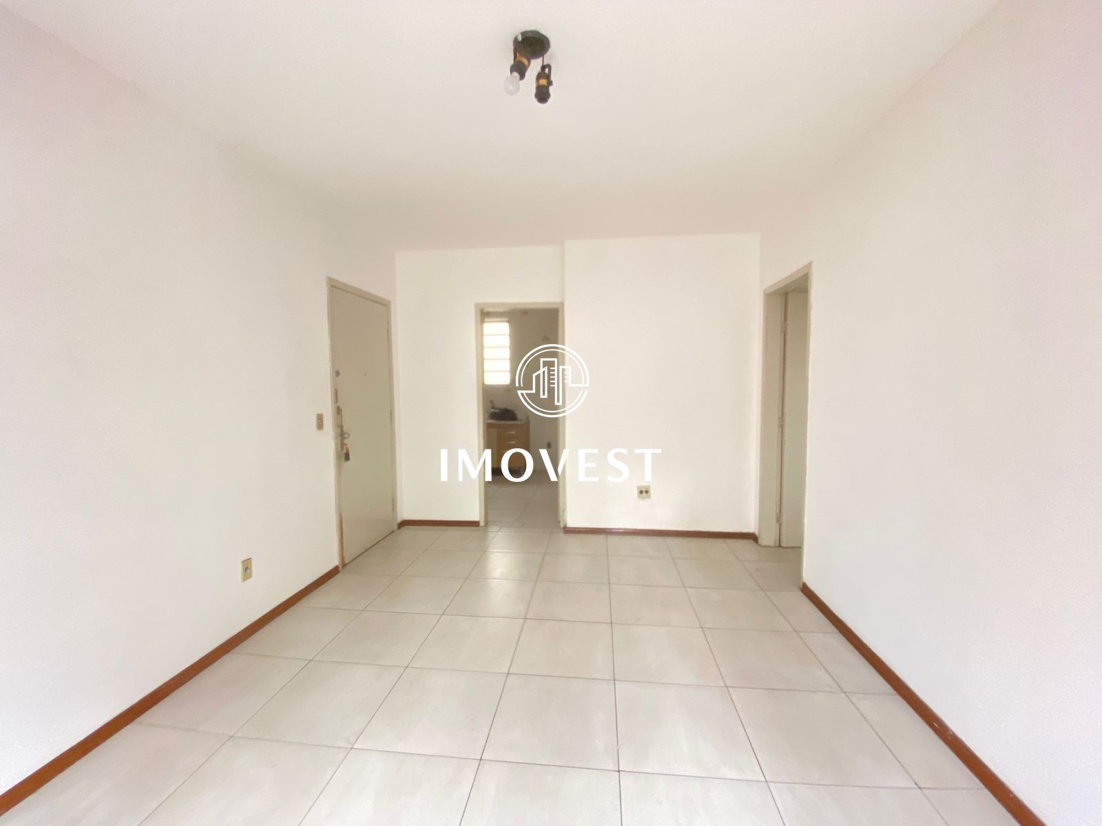 Apartamento com 2 Dormitórios para alugar, 68 m² por R$ 1.100,00 Apartamento com 2 Dormitórios para alugar, 68 m² por R$ 1.100,00