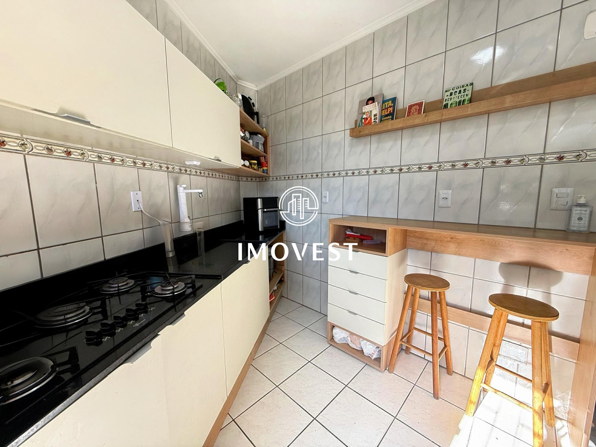 Apartamento com 2 Dormitórios à venda, 68 m² por R$ 255.000,00 Apartamento com 2 Dormitórios à venda, 68 m² por R$ 255.000,00