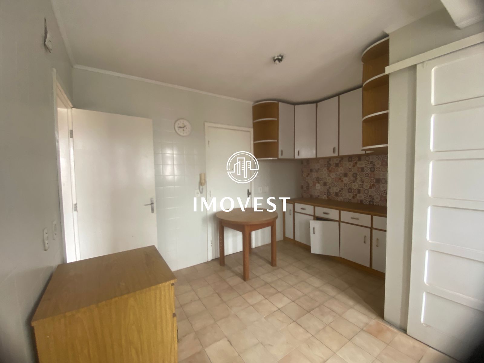 Apartamento com 3 Dormitórios para alugar, 100 m² por R$ 1.600,00 Apartamento com 3 Dormitórios para alugar, 100 m² por R$ 1.600,00