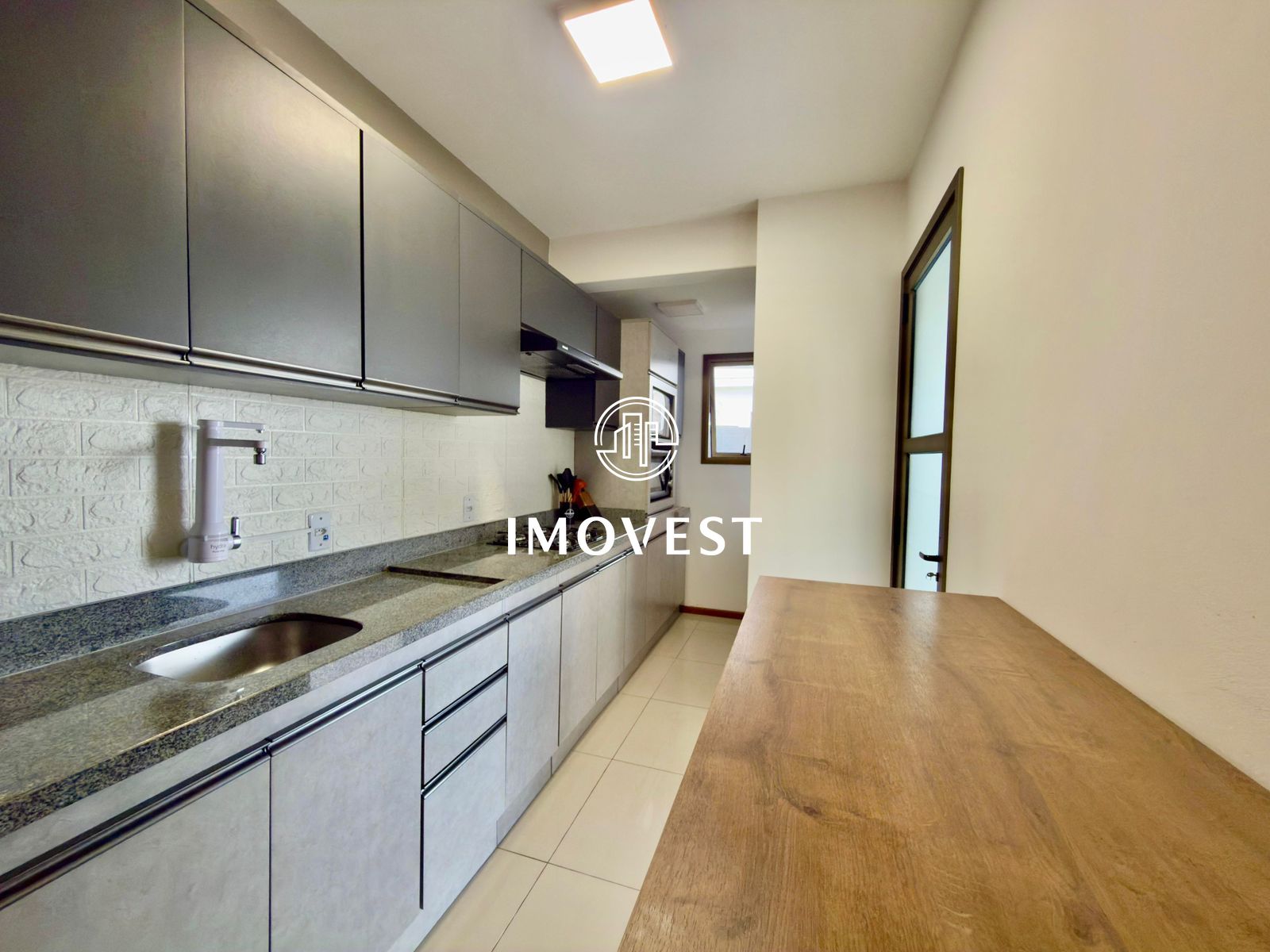 Casa com 2 Dormitórios à venda, 88 m² por R$ 550.000,00 Casa com 2 Dormitórios à venda, 88 m² por R$ 550.000,00