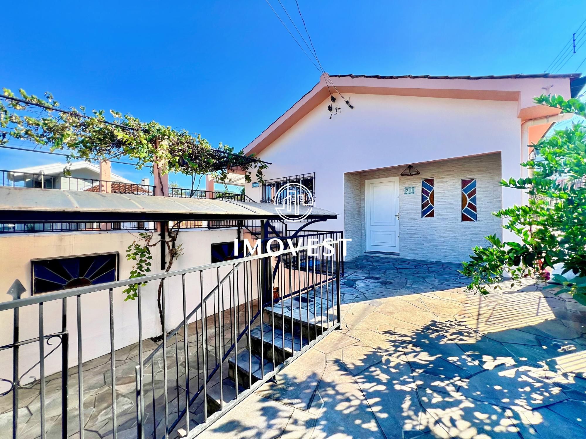 Casa à venda  no Nossa Senhora do Perpétuo Socorro - Santa Maria, RS. Imóveis