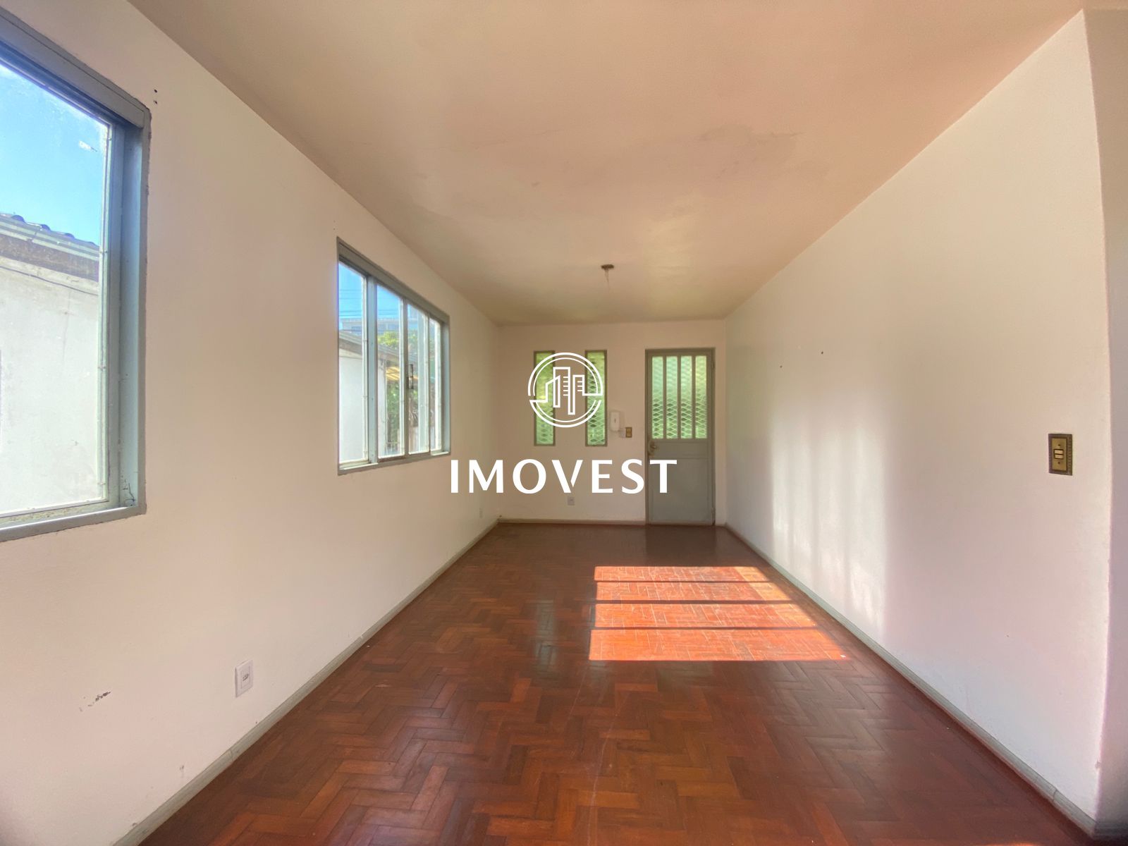 Casa com 4 Dormitórios para alugar, 132 m² por R$ 2.500,00 Casa com 4 Dormitórios para alugar, 132 m² por R$ 2.500,00