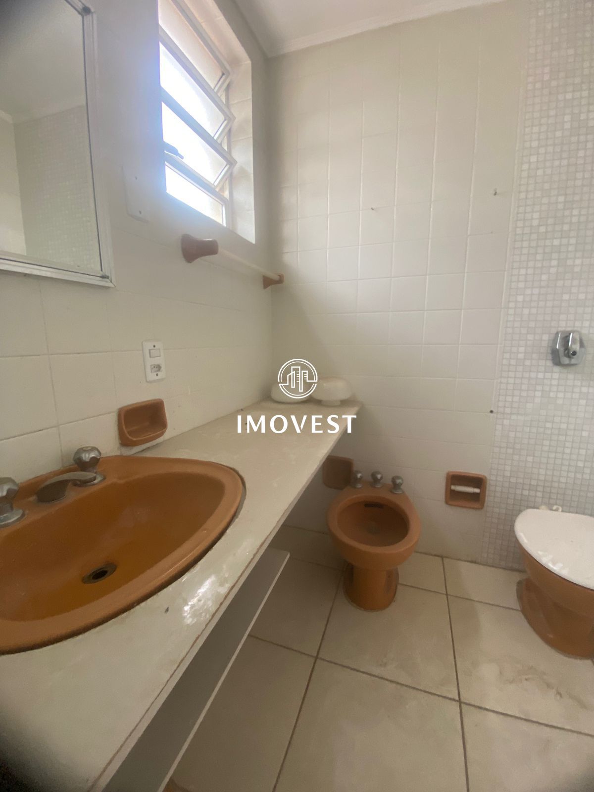 Apartamento com 3 Dormitórios para alugar, 100 m² por R$ 1.600,00 Apartamento com 3 Dormitórios para alugar, 100 m² por R$ 1.600,00