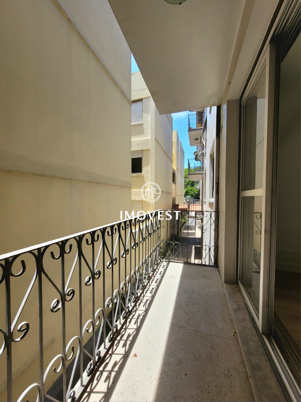 Apartamento com 2 Dormitórios à venda, 56 m² por R$ 199.000,00 Apartamento com 2 Dormitórios à venda, 56 m² por R$ 199.000,00