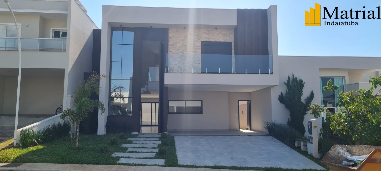 Sobrado à venda com 3 quartos, 285m² - Foto 1