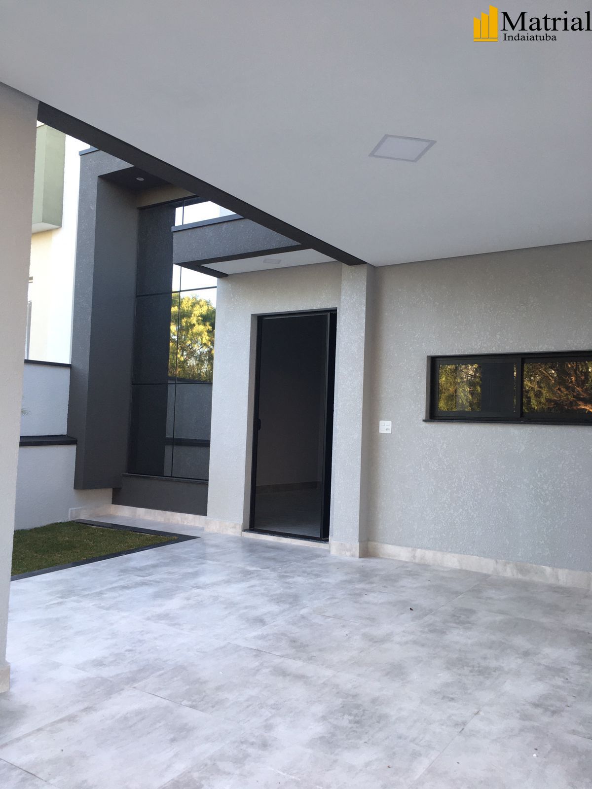 Casa à venda com 3 quartos, 111m² - Foto 1