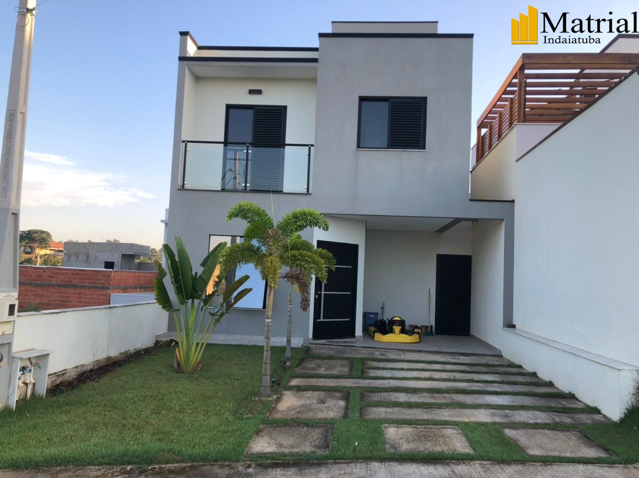 Sobrado à venda com 3 quartos, 137m² - Foto 1