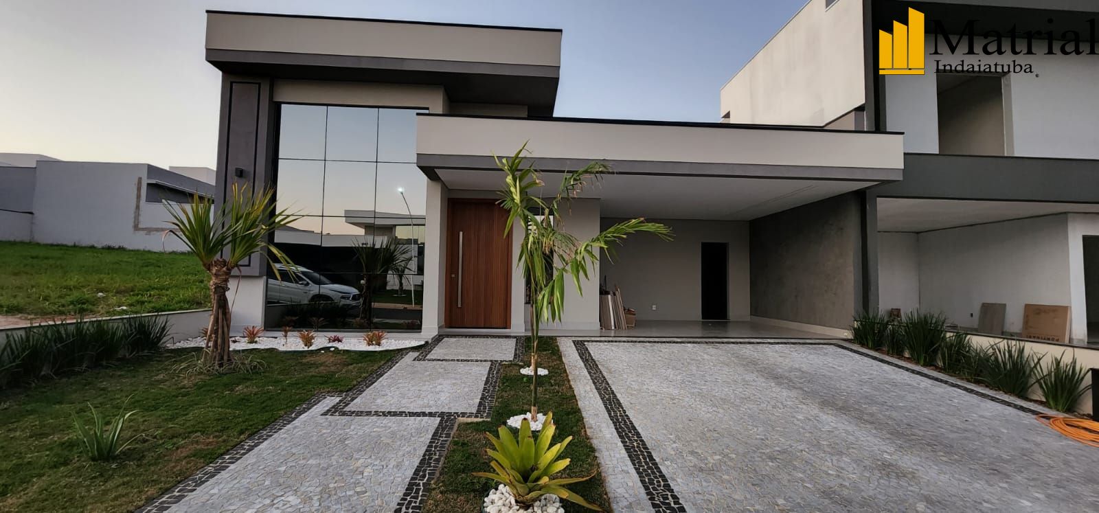 Casa de Condomínio à venda com 3 quartos, 190m² - Foto 1