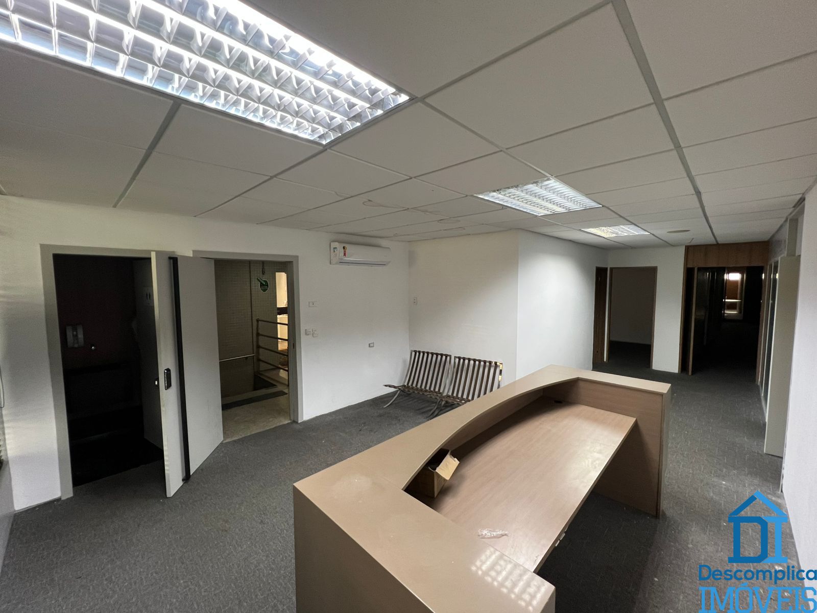 Conjunto Comercial-Sala para alugar com 3 quartos, 277m² - Foto 2