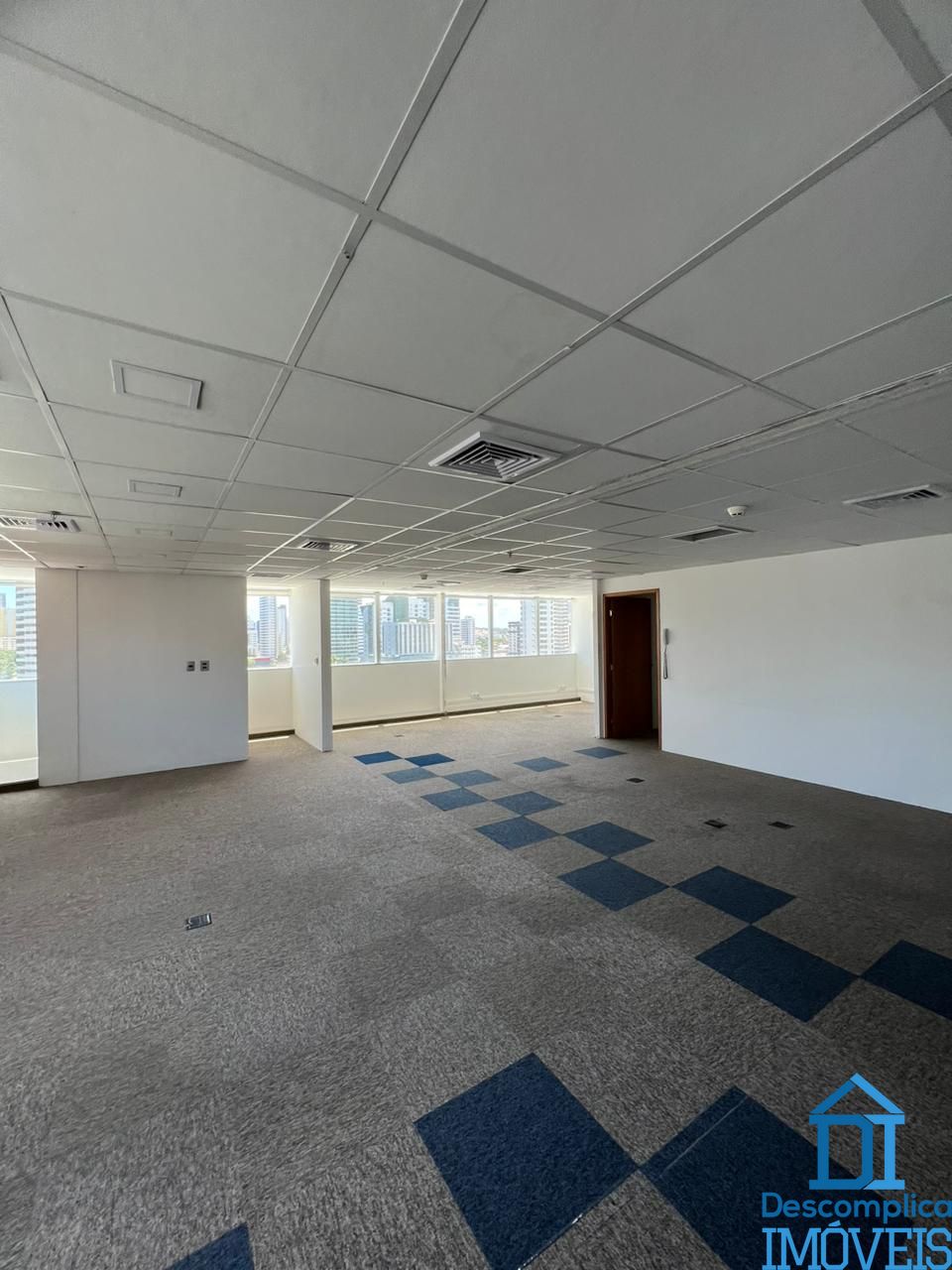 Conjunto Comercial-Sala para alugar com 1 quarto, 149m² - Foto 1