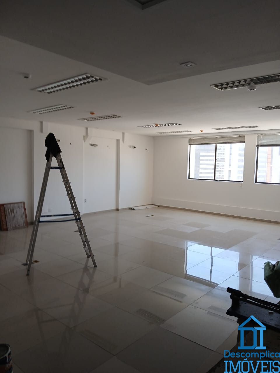 Conjunto Comercial-Sala para alugar com 2 quartos, 74m² - Foto 2