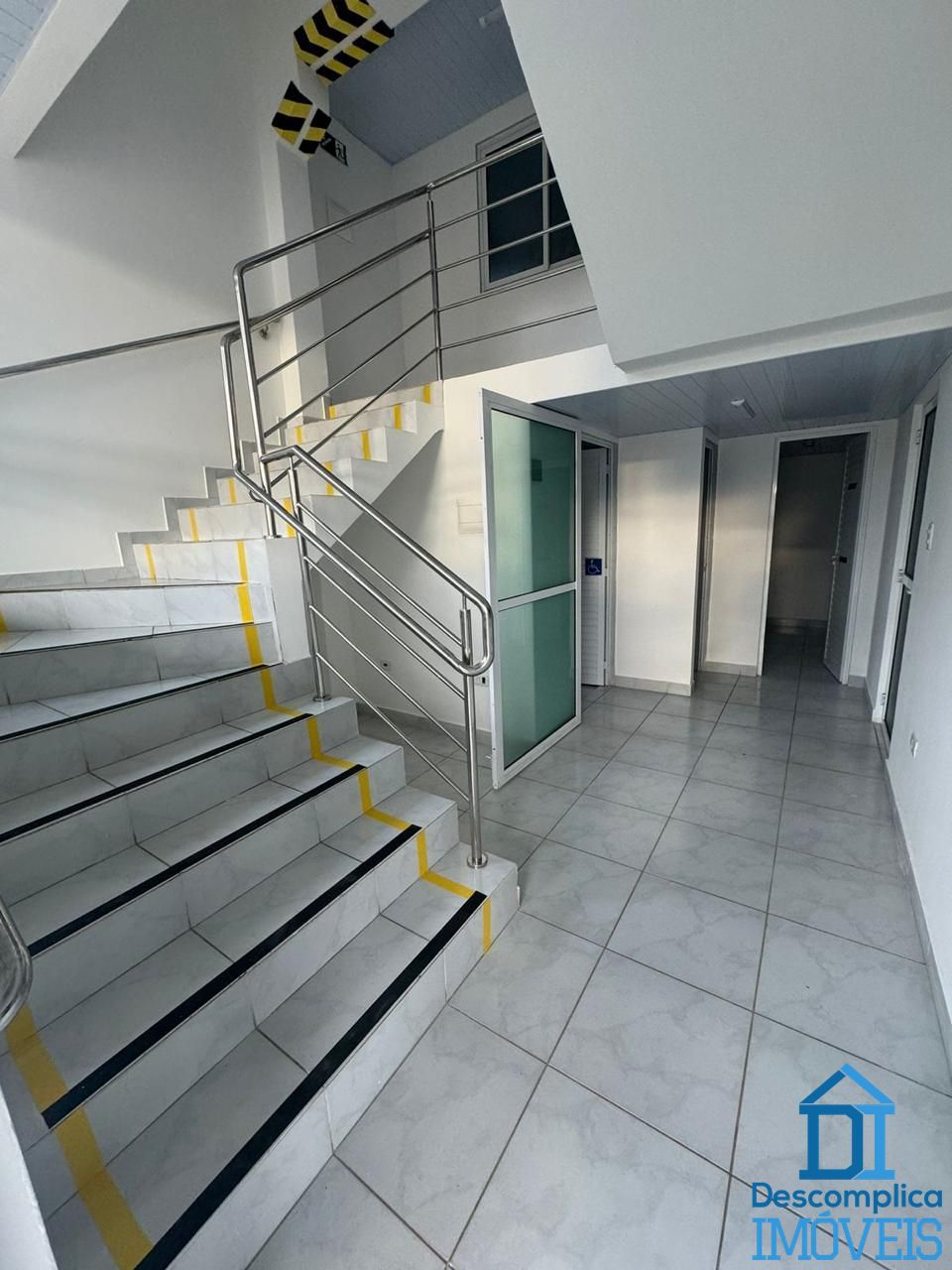 Depósito-Galpão, 930 m² - Foto 2