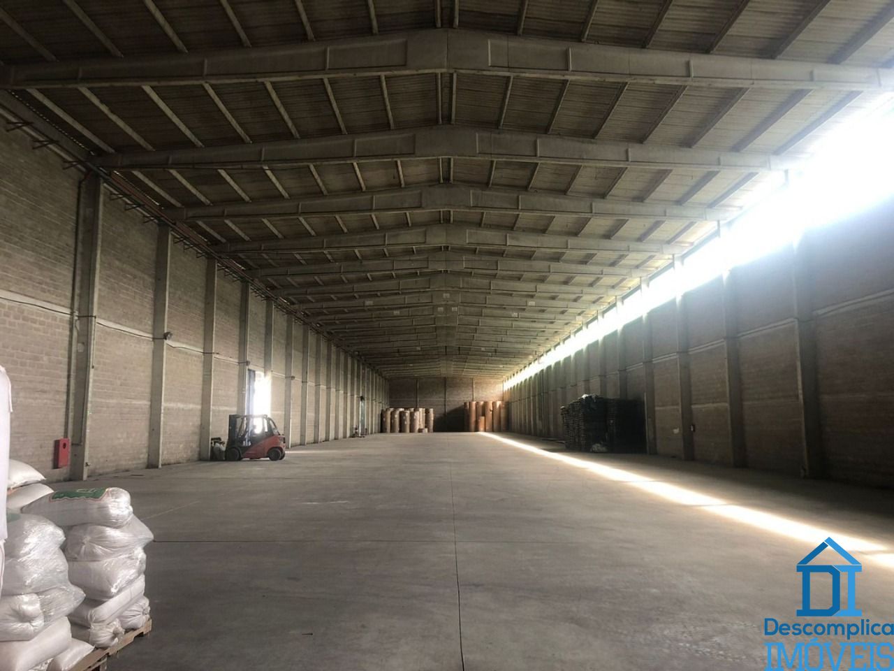 Depósito-Galpão-Armazém para alugar com 2 quartos, 3000m² - Foto 1