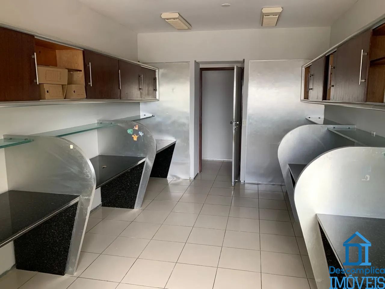 Conjunto Comercial-Sala para alugar com 5 quartos, 240m² - Foto 15