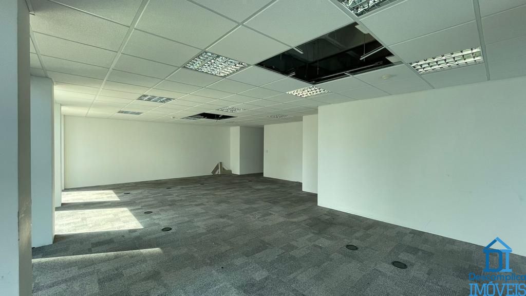 Conjunto Comercial-Sala para alugar com 7 quartos, 126m² - Foto 8