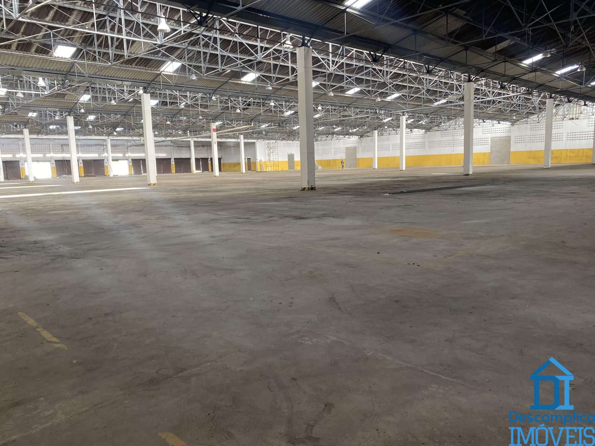 Depósito-Galpão-Armazém para alugar, 2150m² - Foto 1