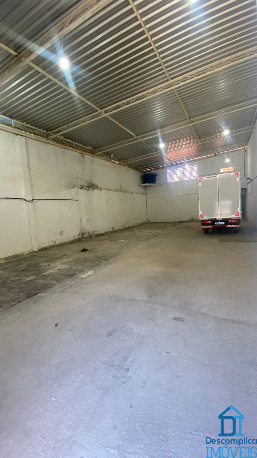 Depósito-Galpão-Armazém para alugar com 2 quartos, 220m² - Foto 7