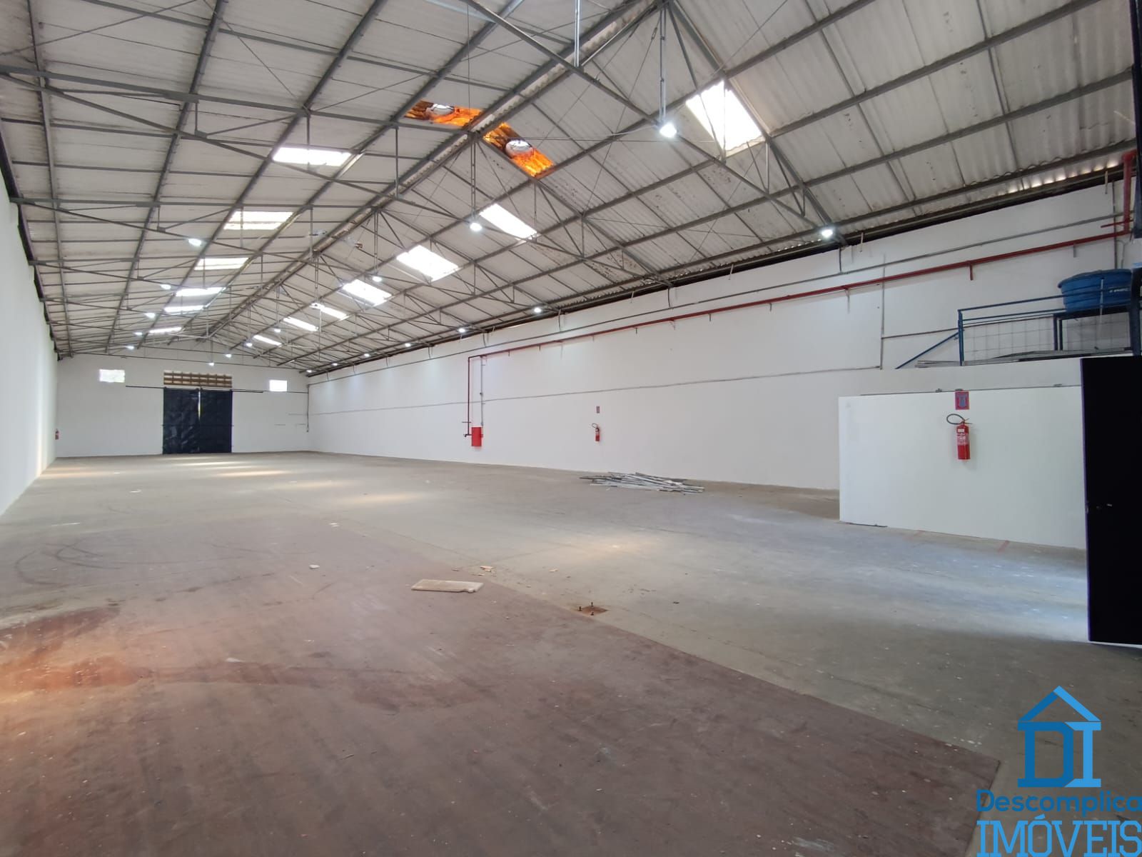 Depósito-Galpão-Armazém para alugar com 2 quartos, 690m² - Foto 6