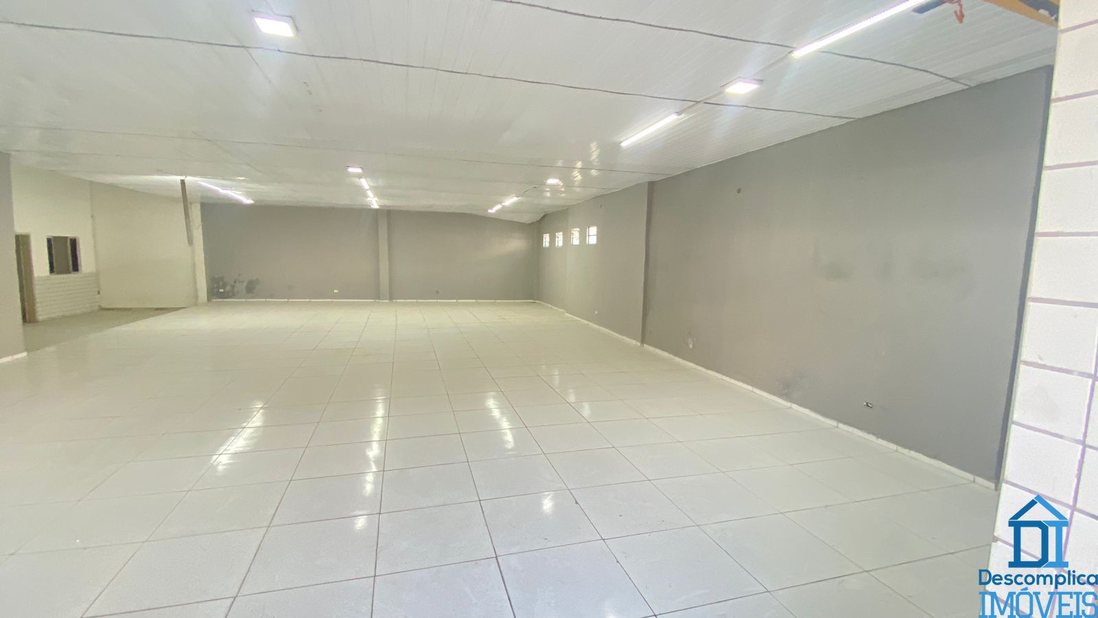 Loja-Salão para alugar com 7 quartos, 300m² - Foto 2