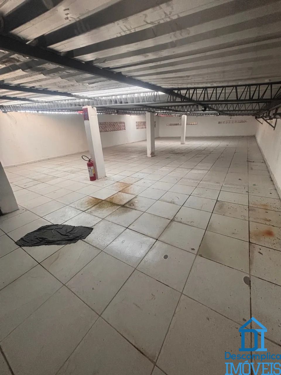 Depósito-Galpão-Armazém para alugar com 1 quarto, 330m² - Foto 5