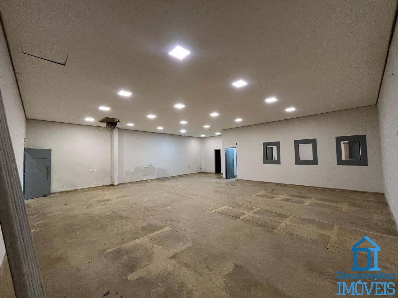 Loja-Salão, 261 m² - Foto 1