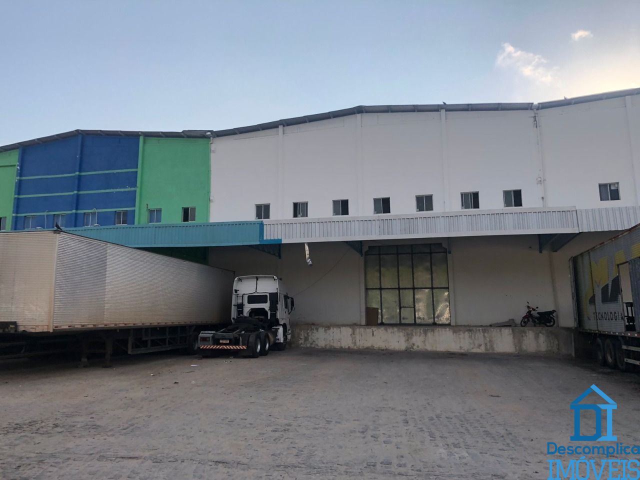 Depósito-Galpão-Armazém para alugar, 550m² - Foto 1