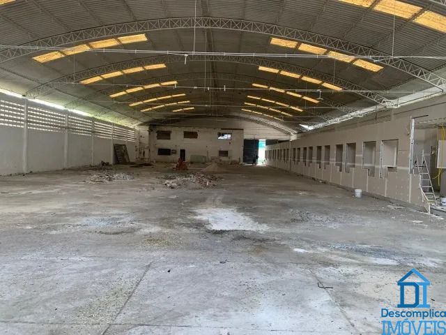 Depósito-Galpão-Armazém para alugar com 3 quartos, 750m² - Foto 1