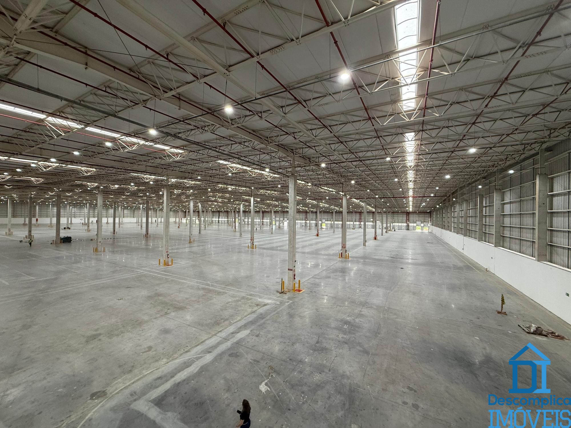 Depósito-Galpão-Armazém para alugar com 2 quartos, 3913m² - Foto 2