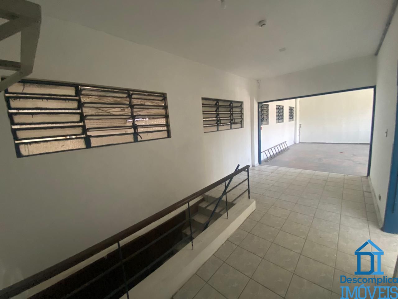 Depósito-Galpão-Armazém para alugar com 6 quartos, 1750m² - Foto 4