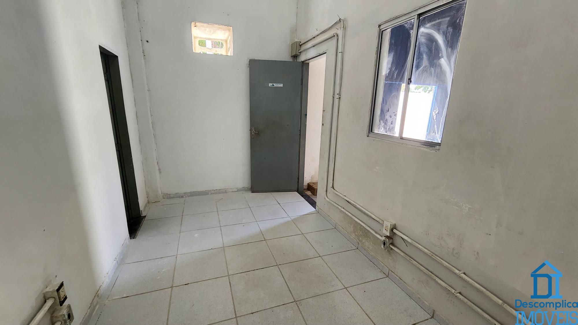 Depósito-Galpão-Armazém para alugar com 4 quartos, 385m² - Foto 6