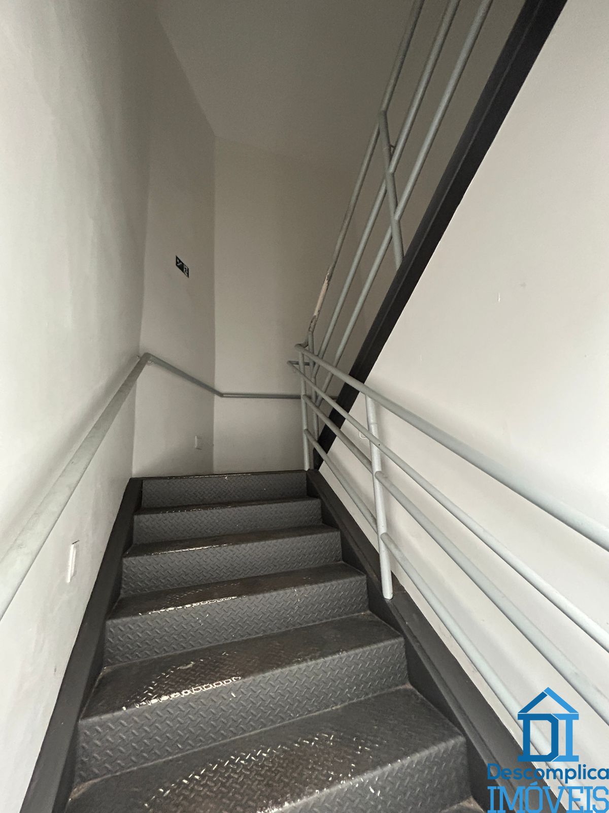 Loja-Salão para alugar com 1 quarto, 145m² - Foto 7