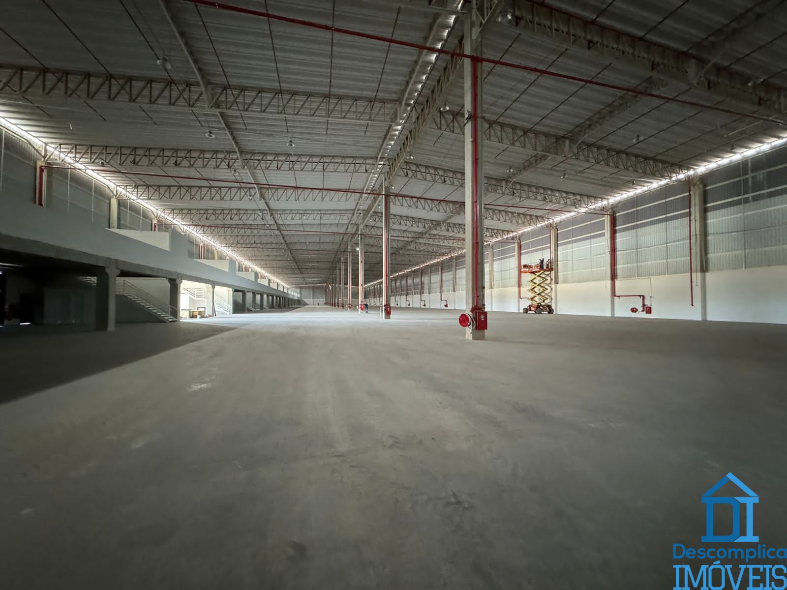 Depósito-Galpão-Armazém para alugar com 5 quartos, 1425m² - Foto 11