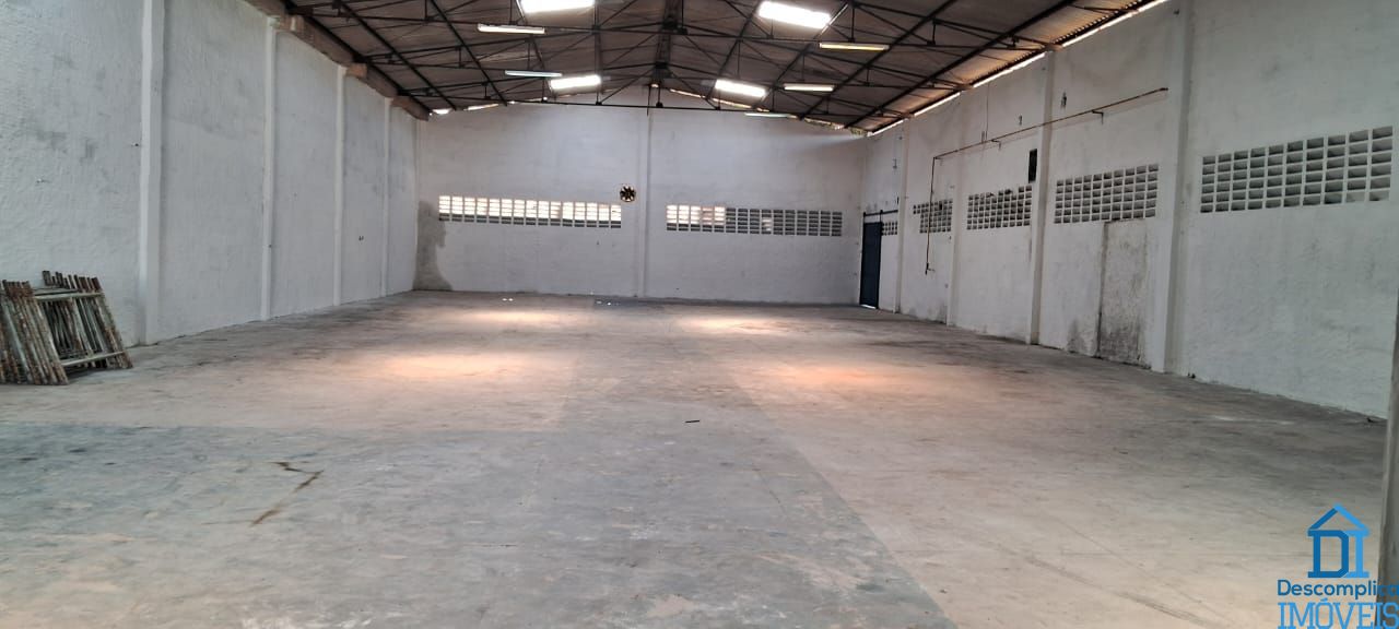 Depósito-Galpão-Armazém para alugar com 2 quartos, 700m² - Foto 2