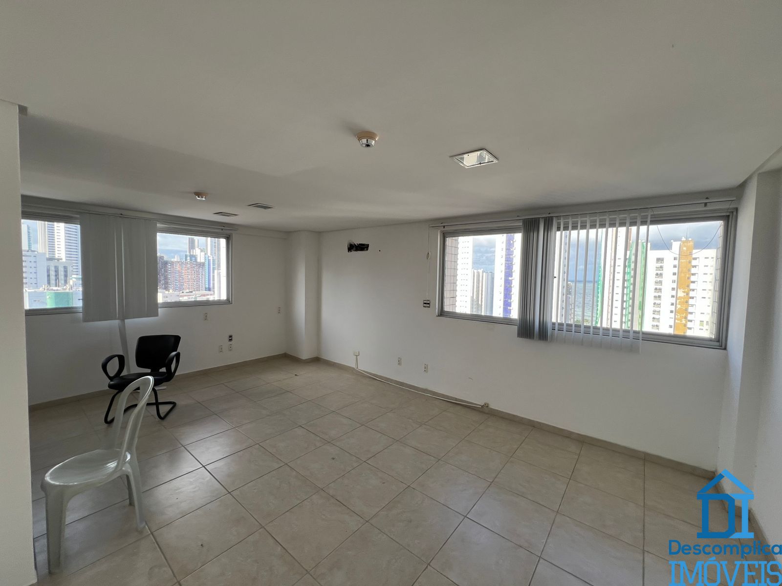 Conjunto Comercial-Sala para alugar com 3 quartos, 135m² - Foto 4