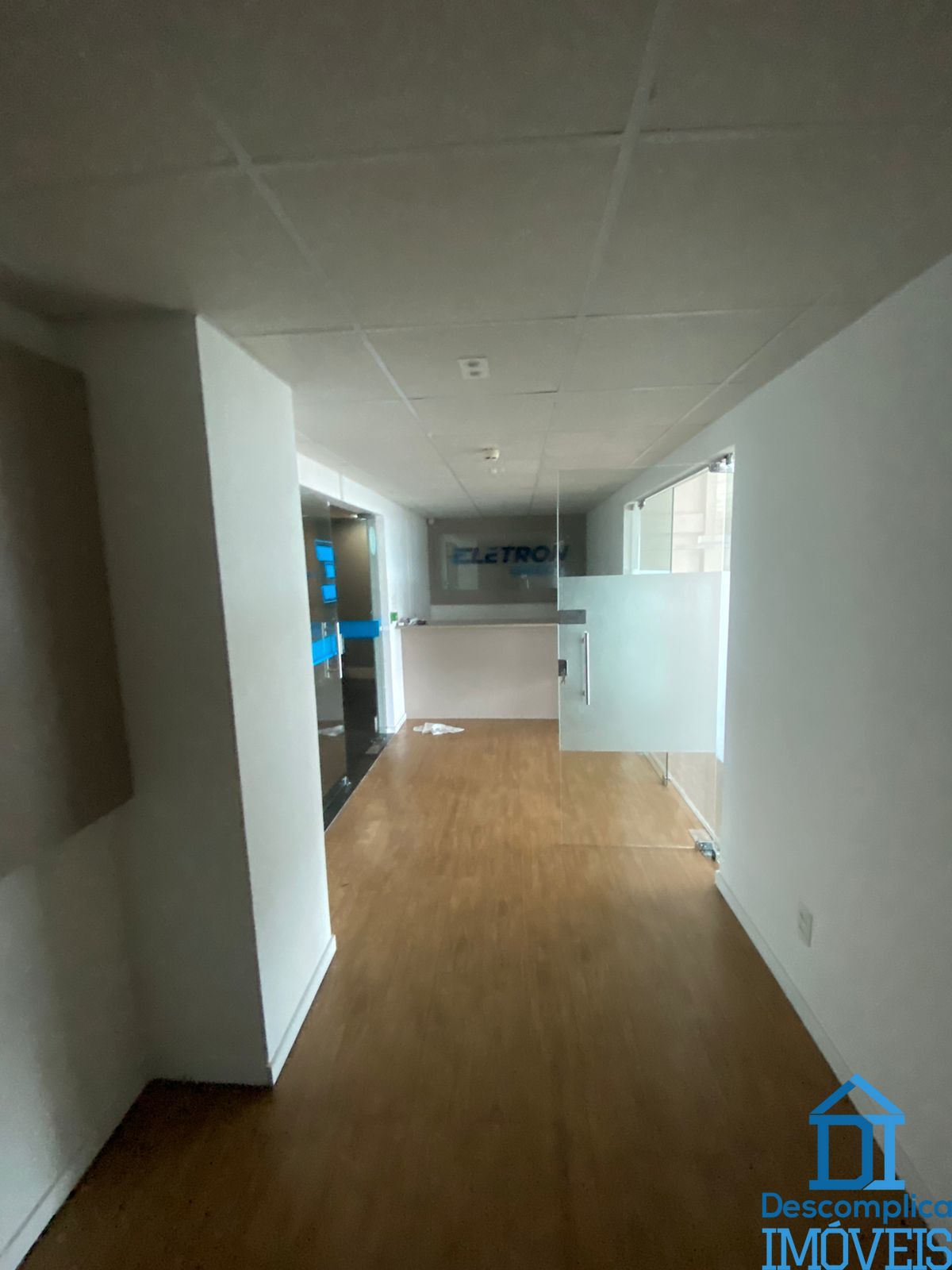 Conjunto Comercial-Sala para alugar com 9 quartos, 588m² - Foto 5