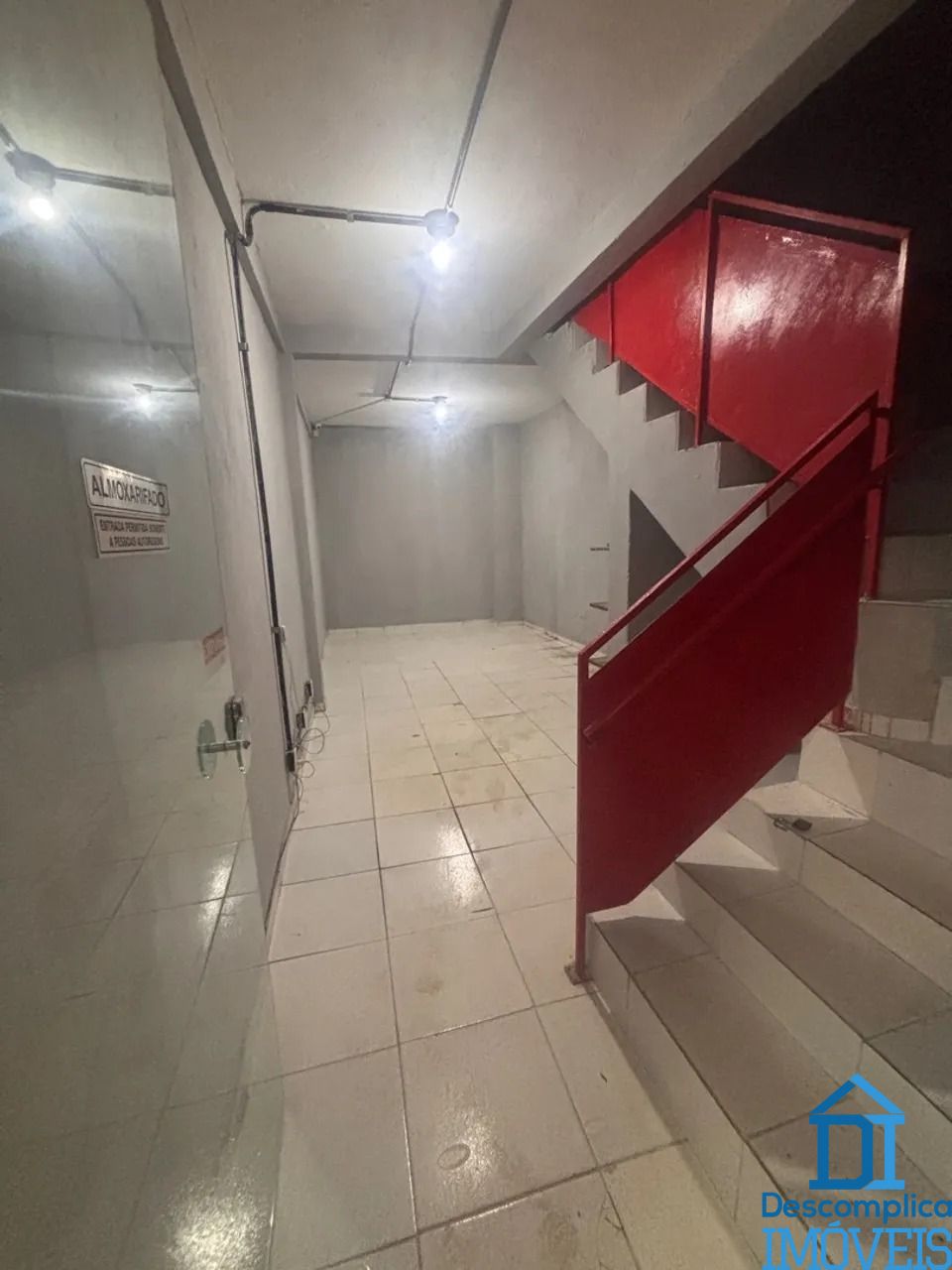 Depósito-Galpão-Armazém para alugar com 1 quarto, 330m² - Foto 4