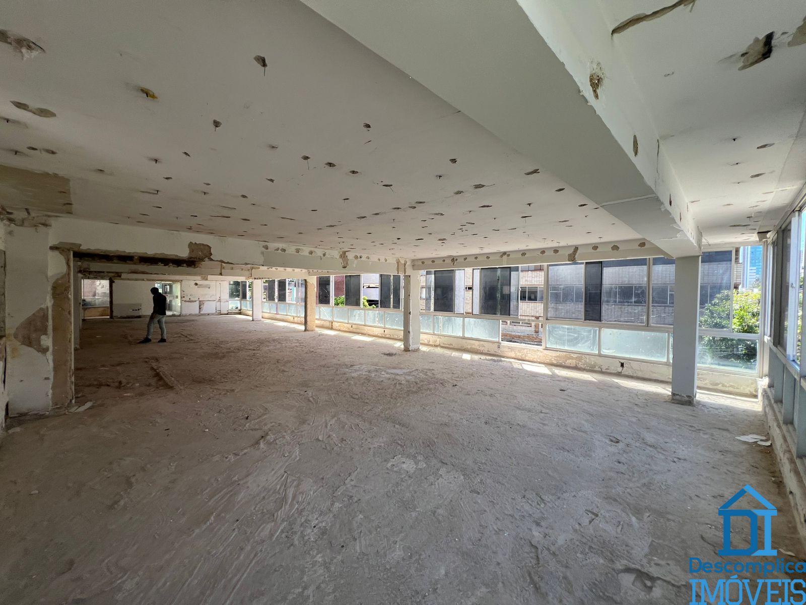 Conjunto Comercial-Sala para alugar com 1 quarto, 210m² - Foto 2