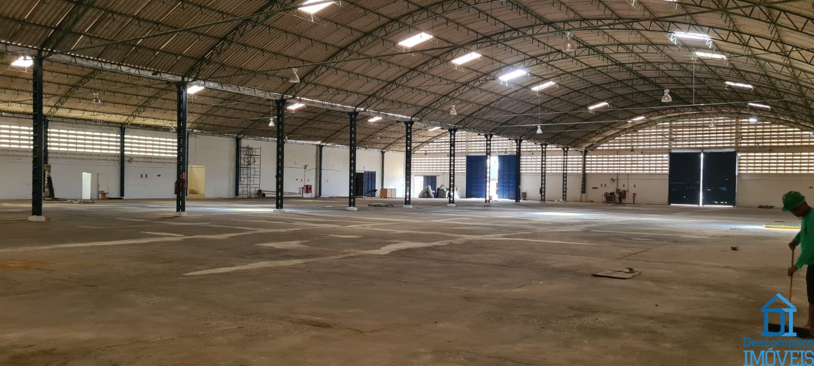 Depósito-Galpão-Armazém para alugar com 10 quartos, 40000m² - Foto 1