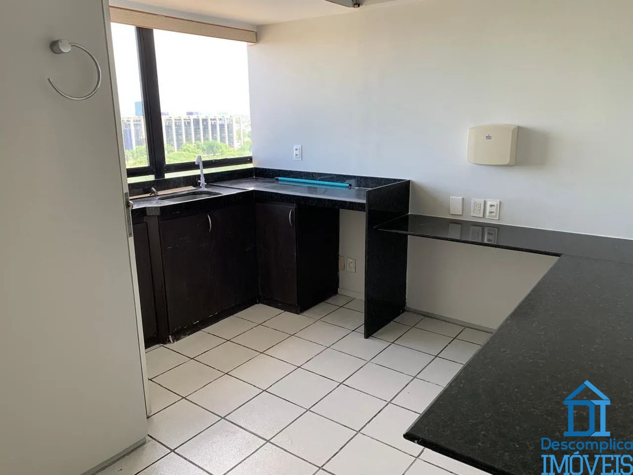 Conjunto Comercial-Sala para alugar com 5 quartos, 240m² - Foto 18