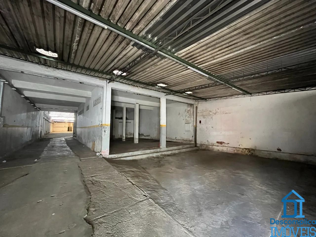 Depósito-Galpão, 1300 m² - Foto 1