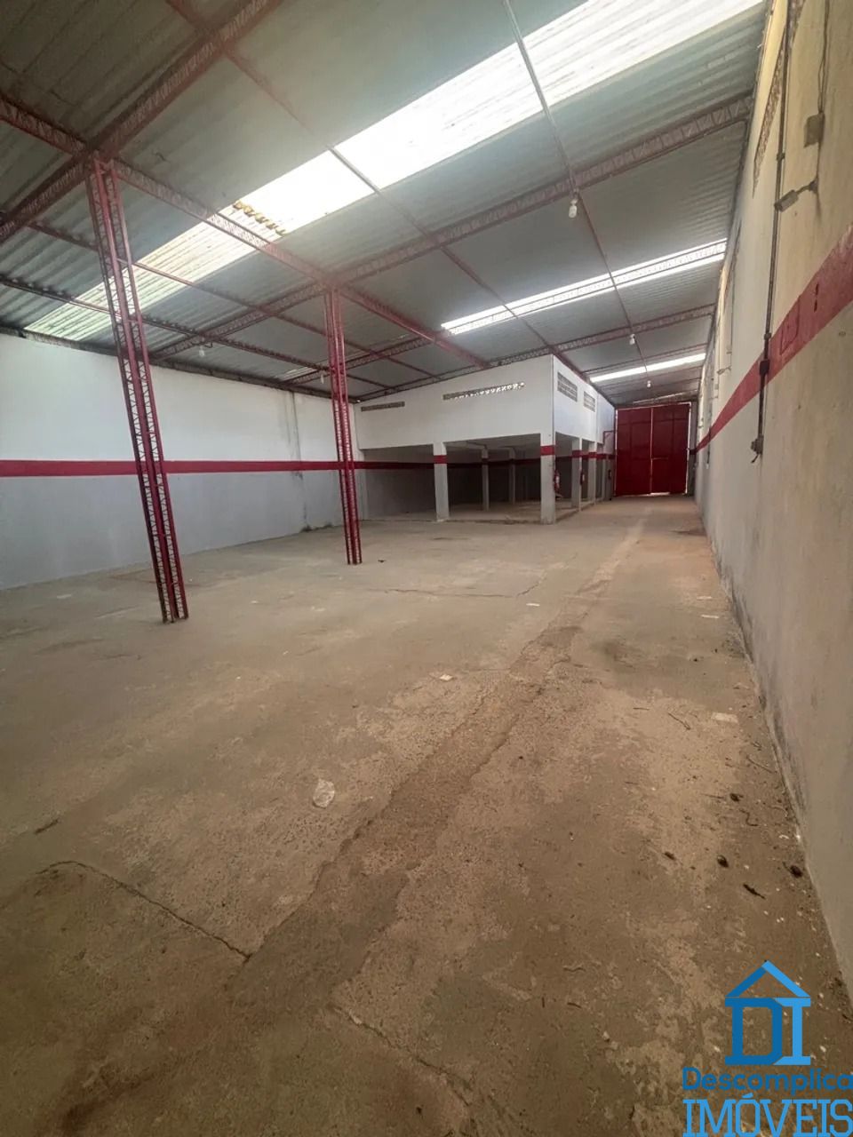 Depósito-Galpão-Armazém para alugar com 1 quarto, 330m² - Foto 1