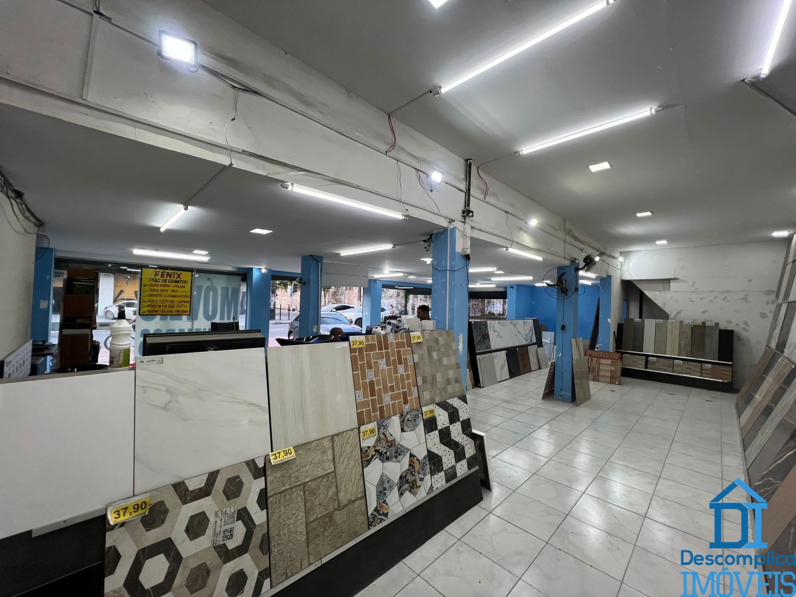 Loja-Salão para alugar com 3 quartos, 300m² - Foto 4