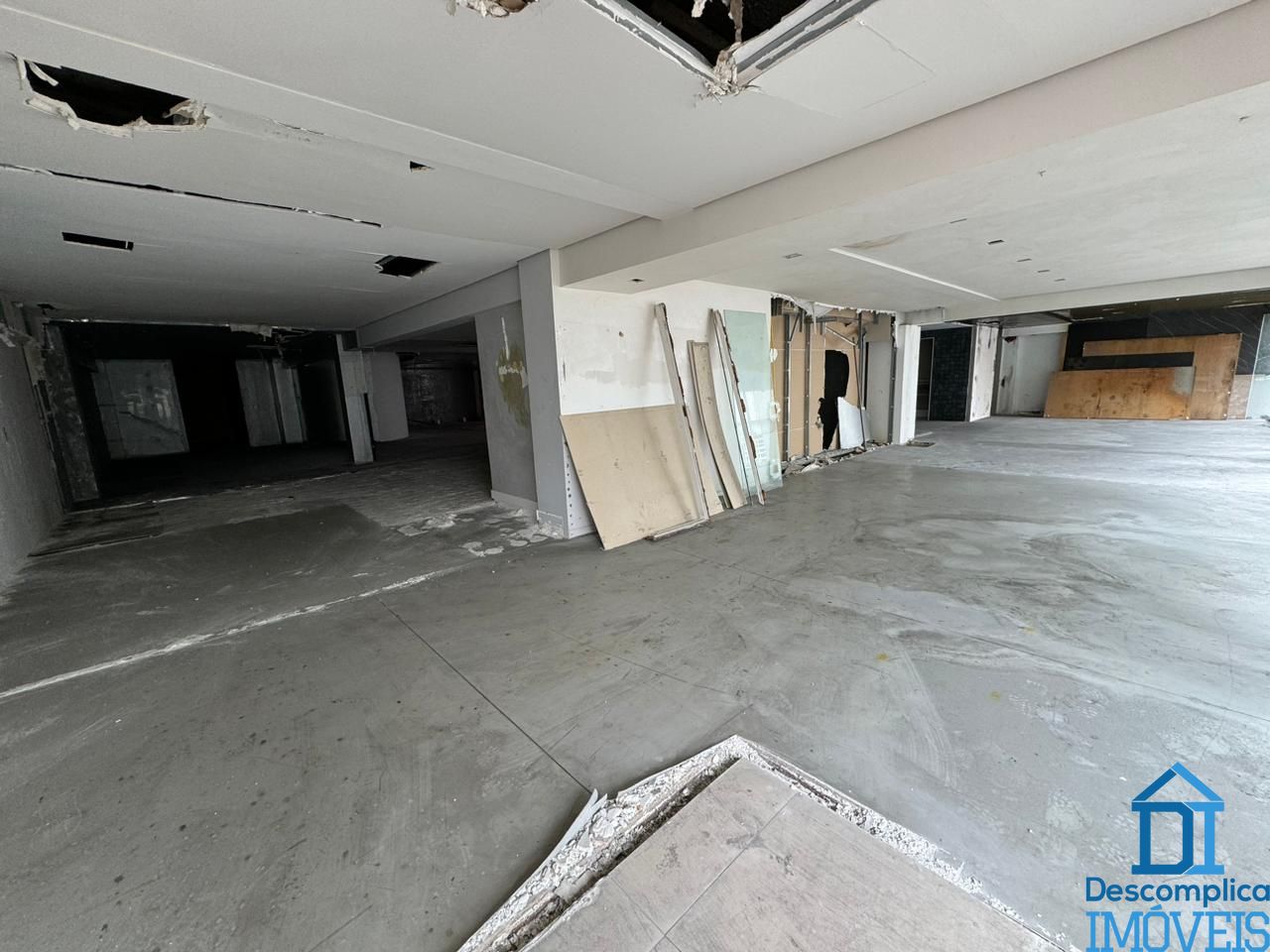 Loja-Salão para alugar com 5 quartos, 1800m² - Foto 8